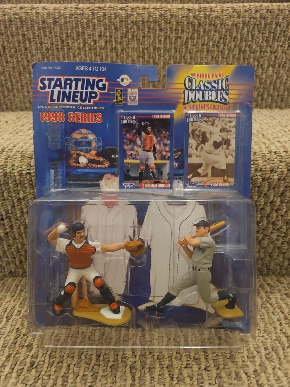 1998 Starting Lineup Classic Doubles -Thurman Munson and Yogi Berra